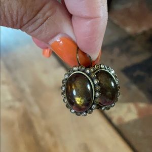 Soft brown “Myka” earrings with surrounding stones